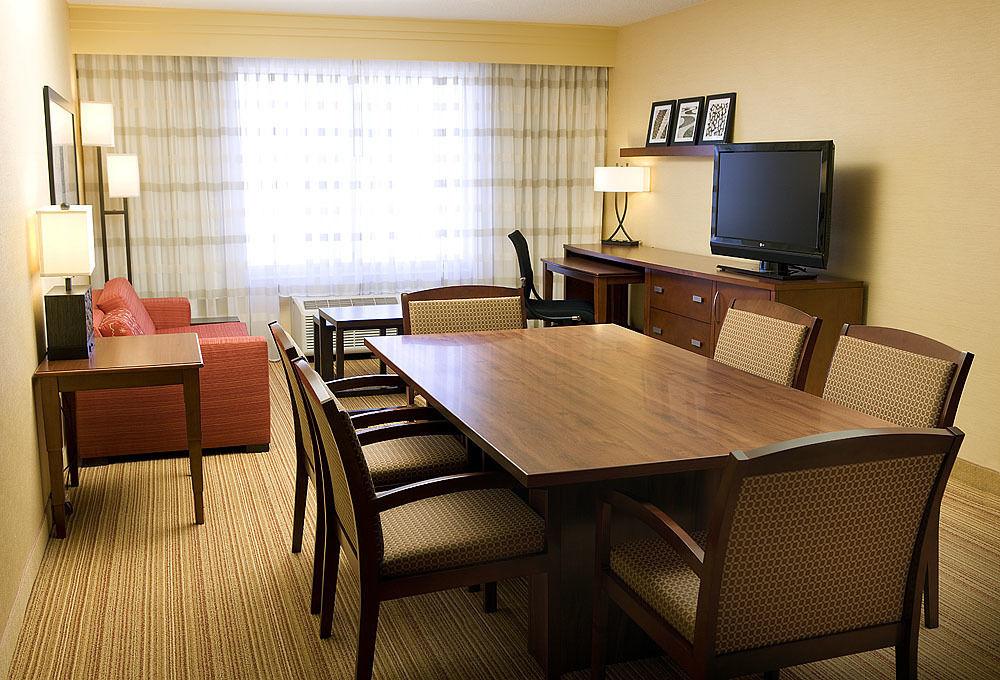 Courtyard By Marriott Denver Airport Εξωτερικό φωτογραφία